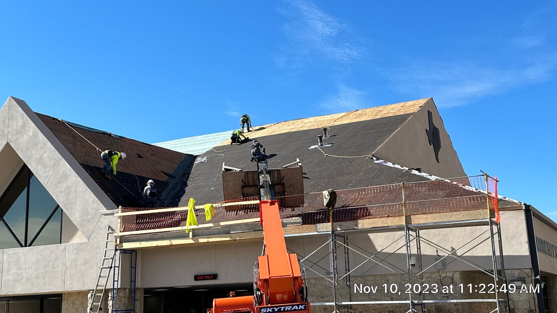 Gallery photos for National Bank Roof Replacement in Mineral Wells, TX: Image #40