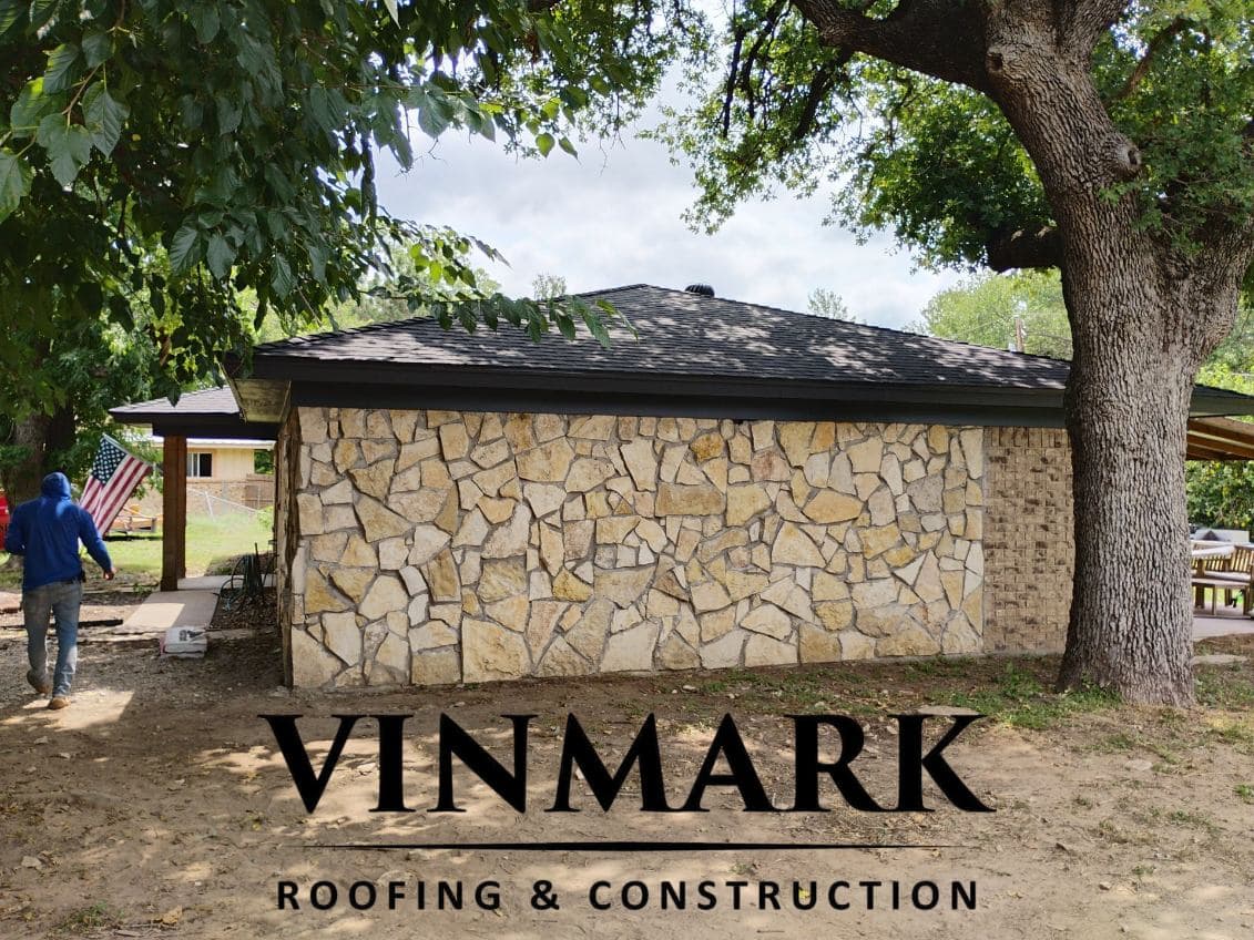 Gallery photos for Elegant Black Shingle Roof on Gorgeous Brick Home: Image #2
